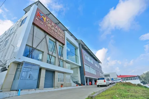 Grand Signature Hotel & Spa - balcón