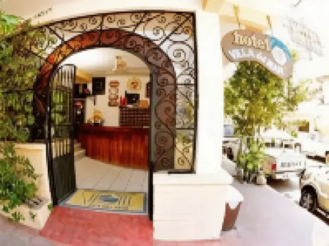 トラディショナル ヴィラ デル マール ソナ・ロマンティカ周辺のホテル