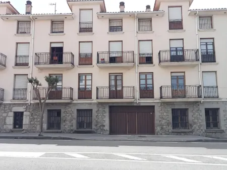 Coquetty Housing in Santander Bay
