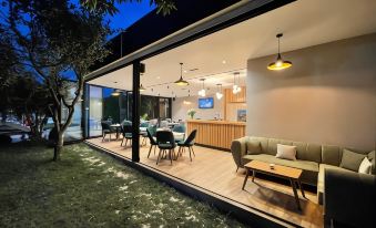 Airport Garden Hotel