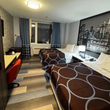 Super 8 by Wyndham Brooklyn Fulton Street/Broadway Junction Отели рядом с Аэропорт Кеннеди