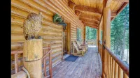 Authentic Log Cabin with Luxuries