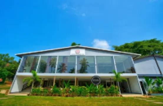Raya Resorts