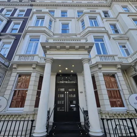 Cromwell Hotel Отели рядом с достопримечательностью «Баттерси»