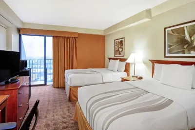 La Quinta Inn & Suites by Wyndham Stamford / New York City