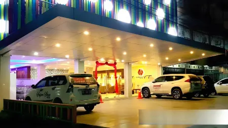 Superstar Hotel Отели в г. Думай