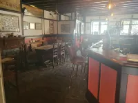 The Border Hotel - С баром
