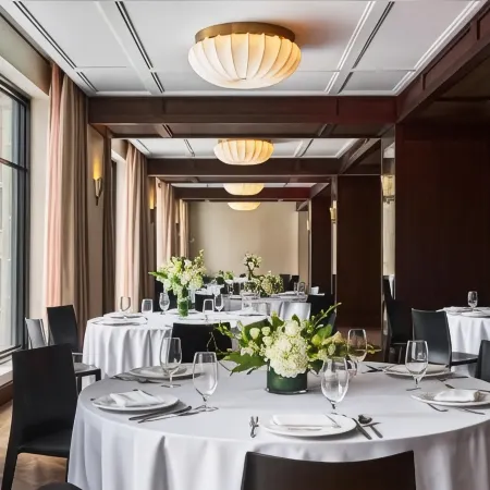 Fidelity Hotel Отели рядом с достопримечательностью «Станция метро "Тауэр-сити - Паблик-сквер"»