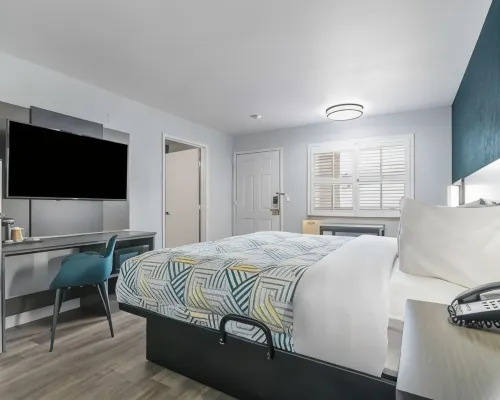 Studio 6 Suites Madera, CA - Yosemite Hotels in Madera