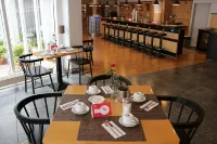 Good Morning + Leipzig - breakfast