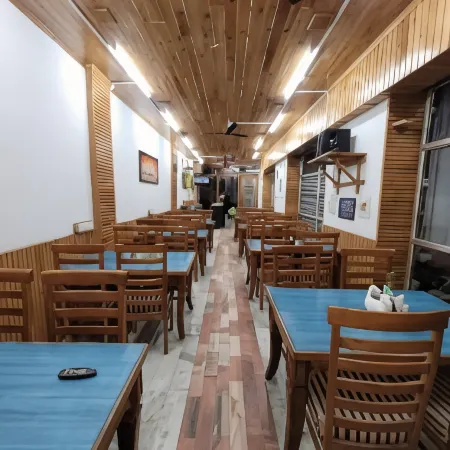 Hotel cm Palace - Pure Vegetarian