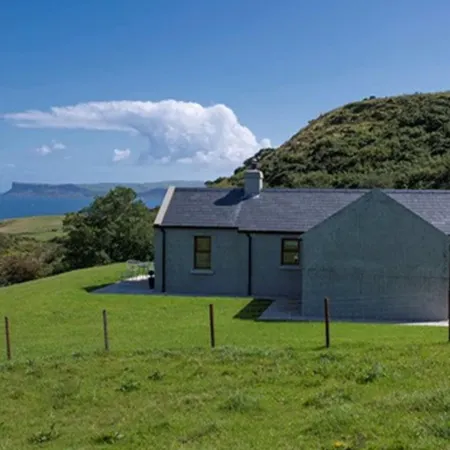 Kinbane Self Catering Cottages - 'Makem's Cottage'