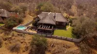 Nyati Safari Lodge