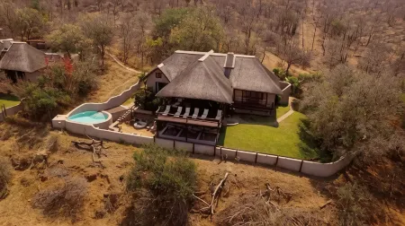 Nyati Safari Lodge