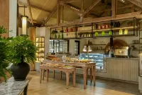 Novus Giri Puncak, Resort & Spa - 조식 운영