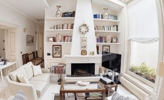 Al Centro Luxury Home
