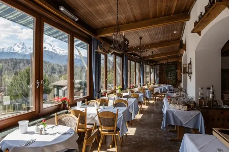 Hotel Vier Jahreszeiten Отели рядом с достопримечательностью «Кельштайнхаус»