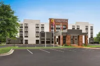 La Quinta Inn & Suites by Wyndham Newark - Elkton Hotel a 