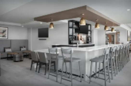 卡斯珀希爾頓花園旅館