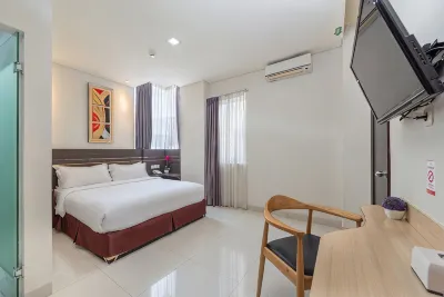 Life Hotel Soekarno Hatta Makassar Hotels near Simpatik Aquarium