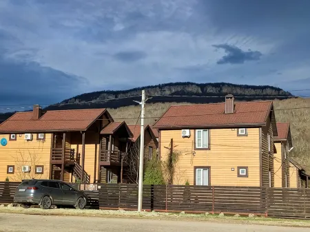 Tihaya Polyanka Recreation Center