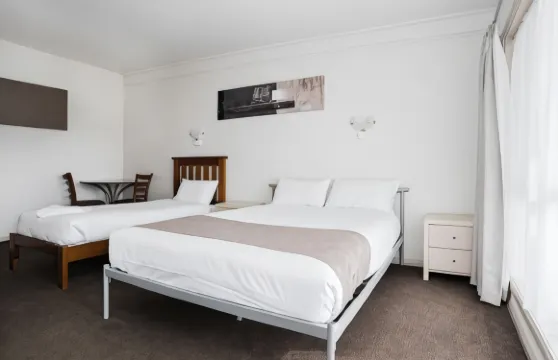 赫爾利酒吧 & 小酒館