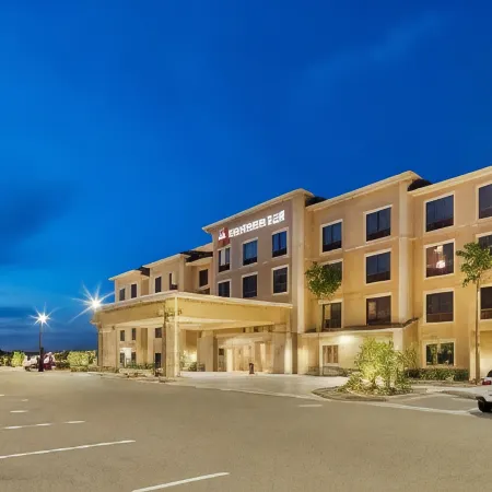 Best Western Plus Chandler Hotel  Suites Отели рядом с достопримечательностью «Аватуки-Футхилз»