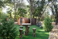 The Skittles Unit Hotels in Manor