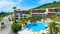 Lagomandra Hotel and Spa - Pools