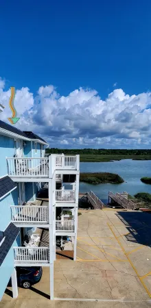 Spectacular Sunset Views from this Top/3rd floor condo, 2 bed/2 bath