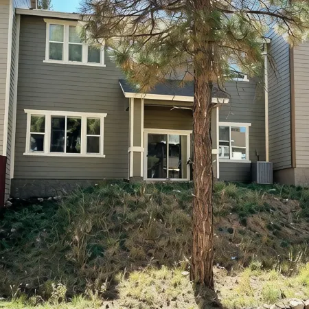 Charming and recently upgraded 3-bedroom townhome with AC in Flagstaff.