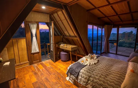 Village Above The Clouds Отели рядом с достопримечательностью «Улун дану бератан»