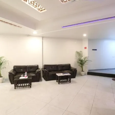 Hotel Classic Park Near IGI Airport Отели рядом с достопримечательностью «Университет Джавахарлала Неру»