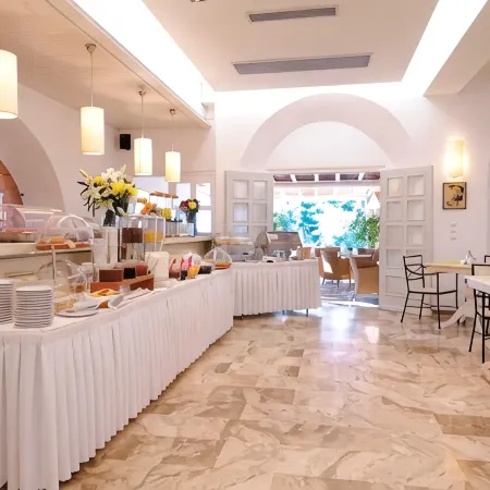 Kamari Hotel