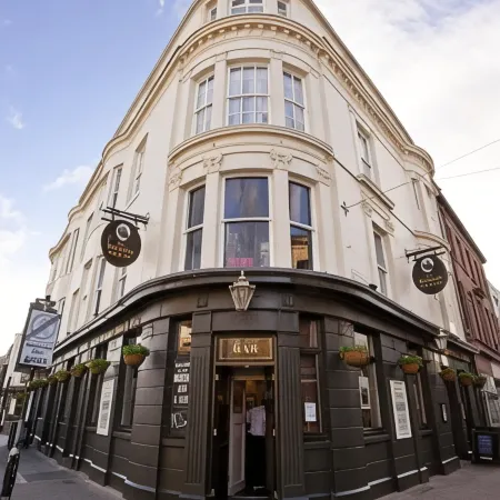 The Dickens Bar & Inn
