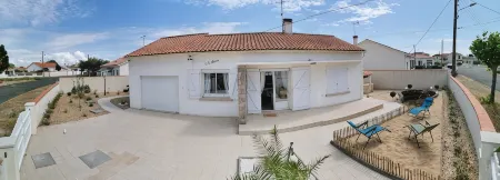 Maison à 5 Minutes de la Plage, la Chicane, Laiguillon sur Mer Отели рядом с достопримечательностью «Camping Grand R»