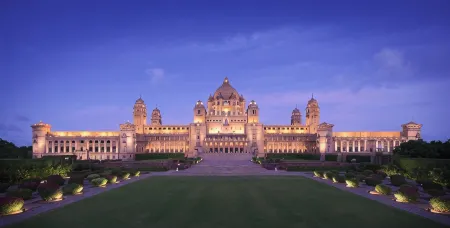 Umaid Bhawan Palace Jodhpur Отели рядом с достопримечательностью «Ghanta Ghar Jodhpur»