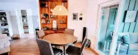 Downtown Designer Duplex close to Beach! Spa Tub, Sunroom, Game Room, EV & more!