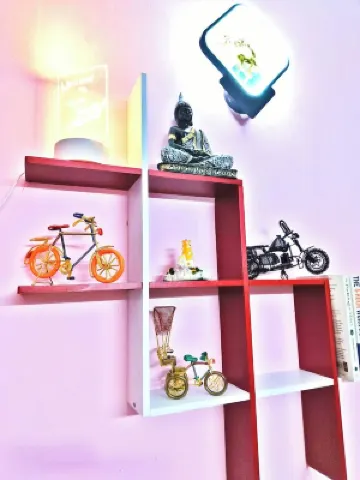 Pink Bliss: Cozy Retreat in Saket