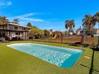 Batemans Bay Holiday Park & Hostel - parking