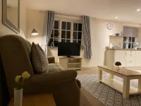 Apartment - Sleeps 2 - Pet Friendly - Parking Hotels in Ludlow
