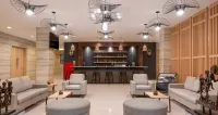 貝斯特韋斯特薩吉塔飯店查亞普拉 - 酒吧