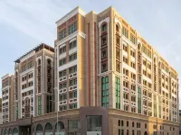 La Maison Hotel Doha Hotels near Sky view Bar