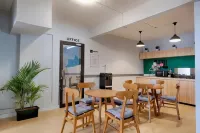 Hubs Hostel Yogyakarta - بيوت الشباب