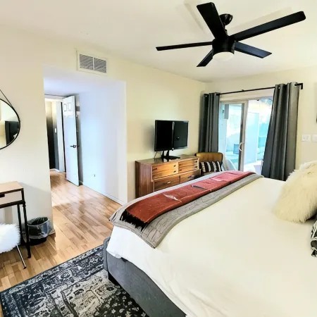 Stylish Southwestern Condo for your spring training & ASU headquarters.