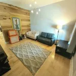 Renovated Apartment with Modern Amenities, Fenced-In Back Yard -Downtown Ashland - Wifi