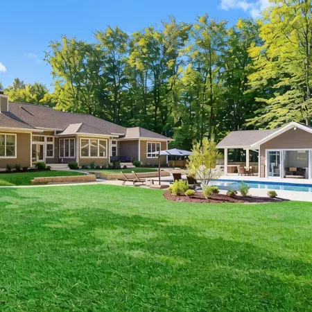Luxury Estate–Pool, Pool House, Theater, Game Room, Putting Green–Steps to Beach Отели в г. Каско Тауншип