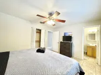 Spacious 4-bedroom house with Covered Private Pool in Gainesville - Private Pools
