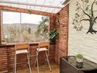 Beautiful cottage in the heart of Rhayader with riverside views ( pet friendly) Hoteles en Rhayader
