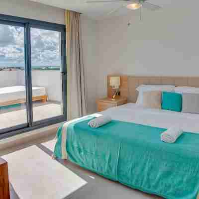 Royal Penthouse Ste/Private Picuzzi/3BR, 5 min from the beach Rooms